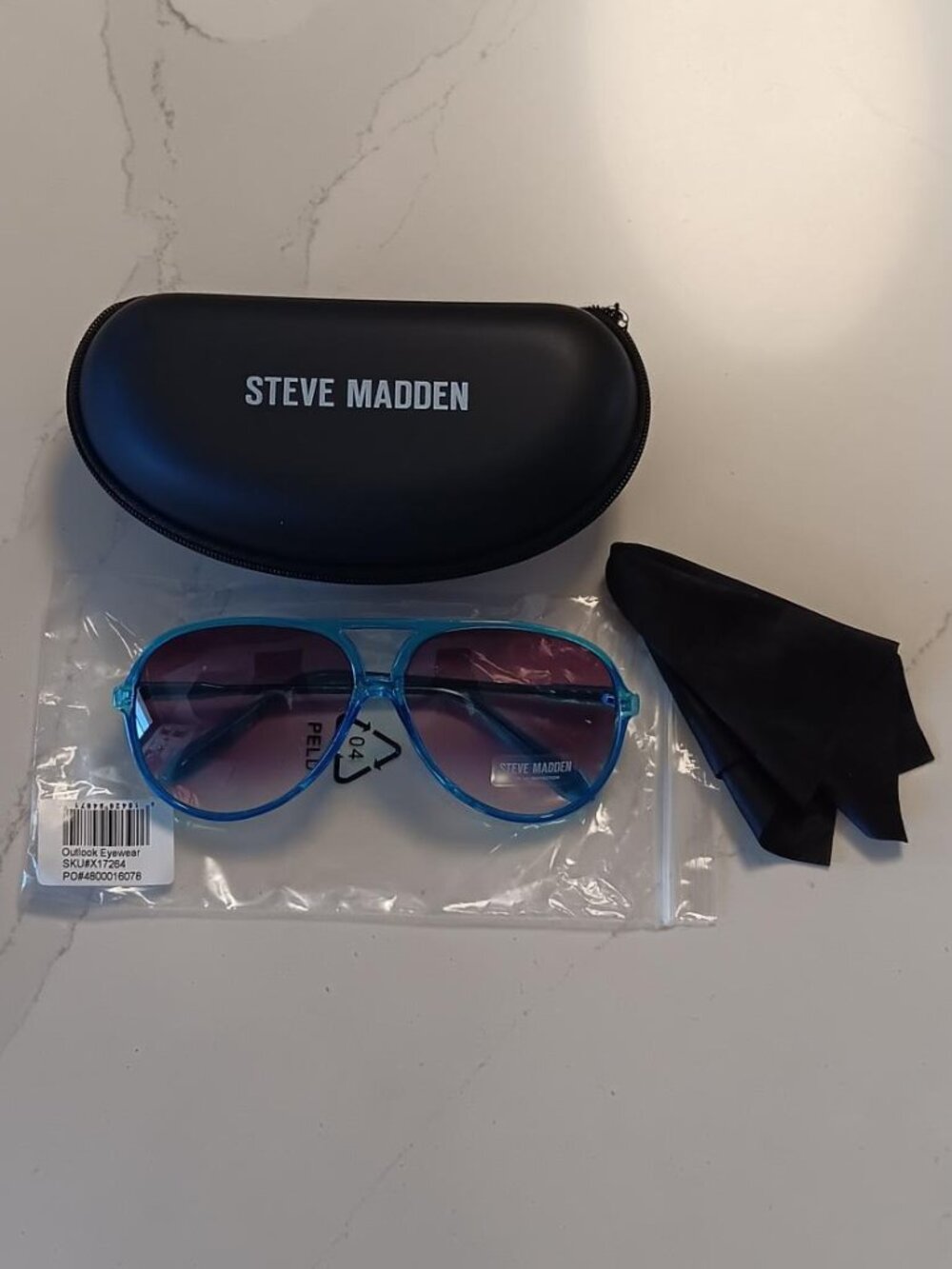 STEVE MADDEN Sunglasses Crystal Blue Frame Gradient Smoke Lens NEW